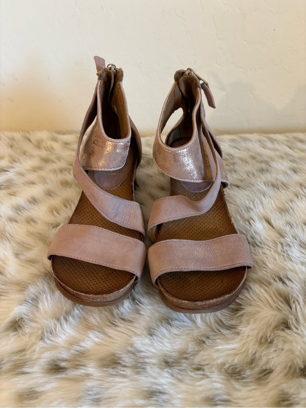 Miz Mooz tan gold sandals 36.